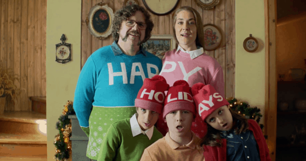 There Are No Phones in This Whimsical Holiday Wonderland [Video]