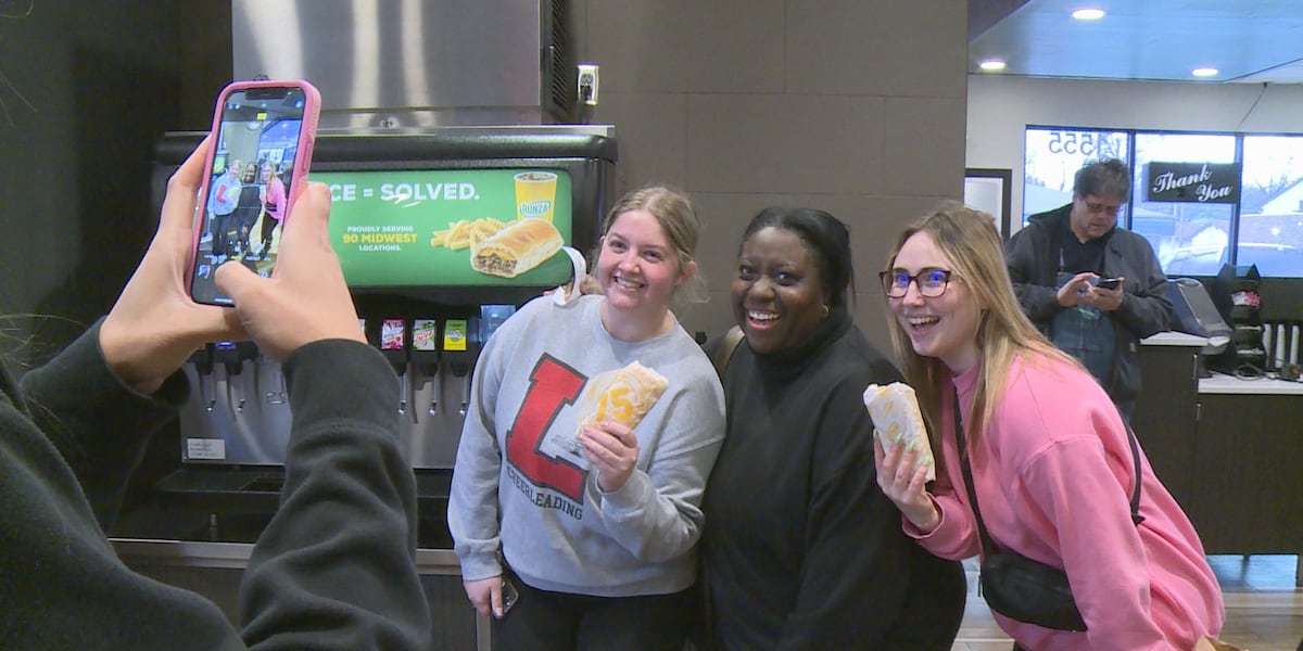 People show up in droves at one Lincoln restaurant for limited Breakfast Runzas [Video]