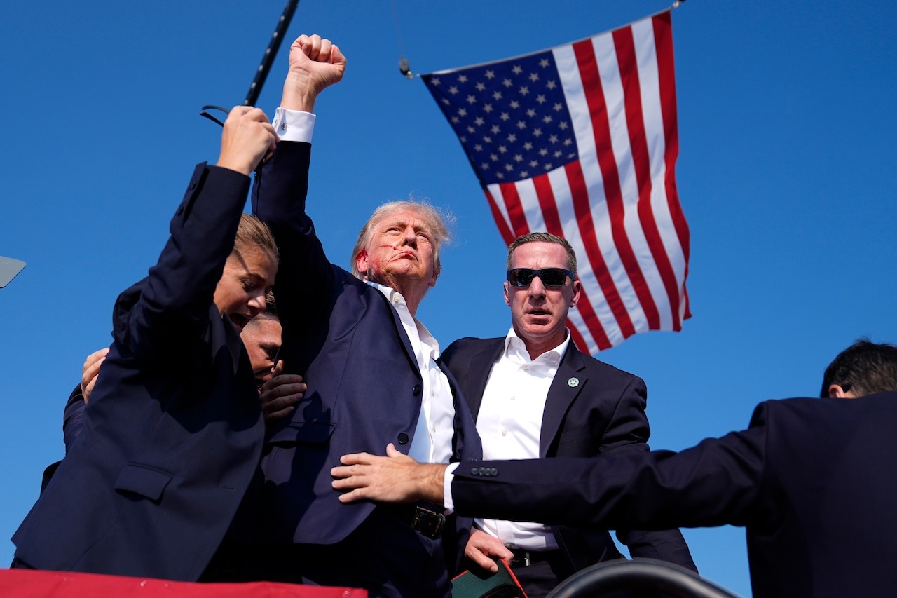 You can now get a T-shirt of Trump raising his fist, but its made in China [Video]