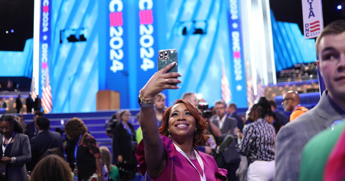 Social media influencers are hitting the DNC. Can they bring the youth vote? [Video]