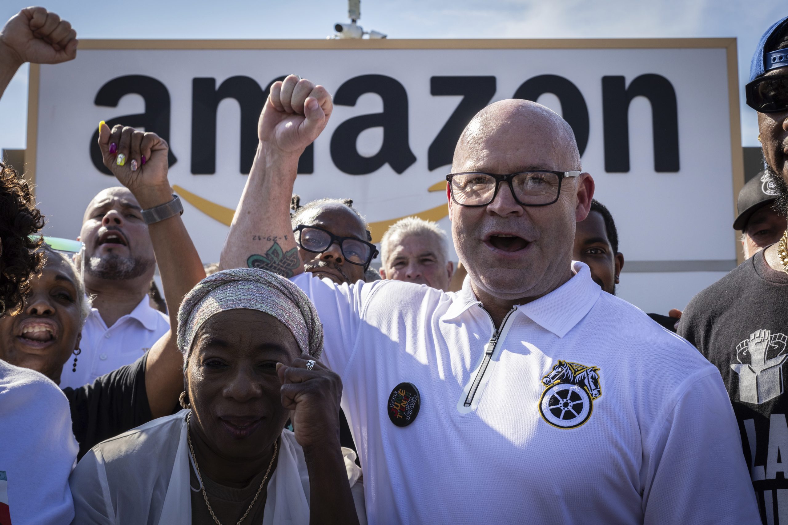 Teamsters Strike Targets Amazon Warehouses in Run Up to Busy Holiday Period [Video]