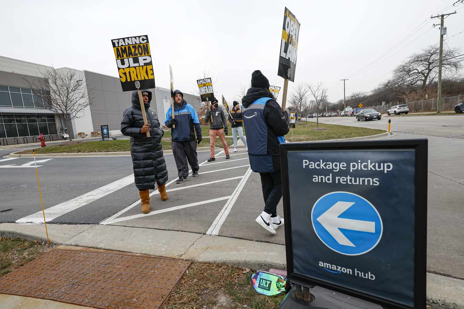 Amazon Warehouse Workers and Drivers Strike Amid Holiday Rush [Video]